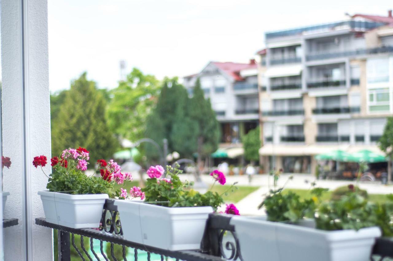 Seasons Hotel Struga Exterior photo